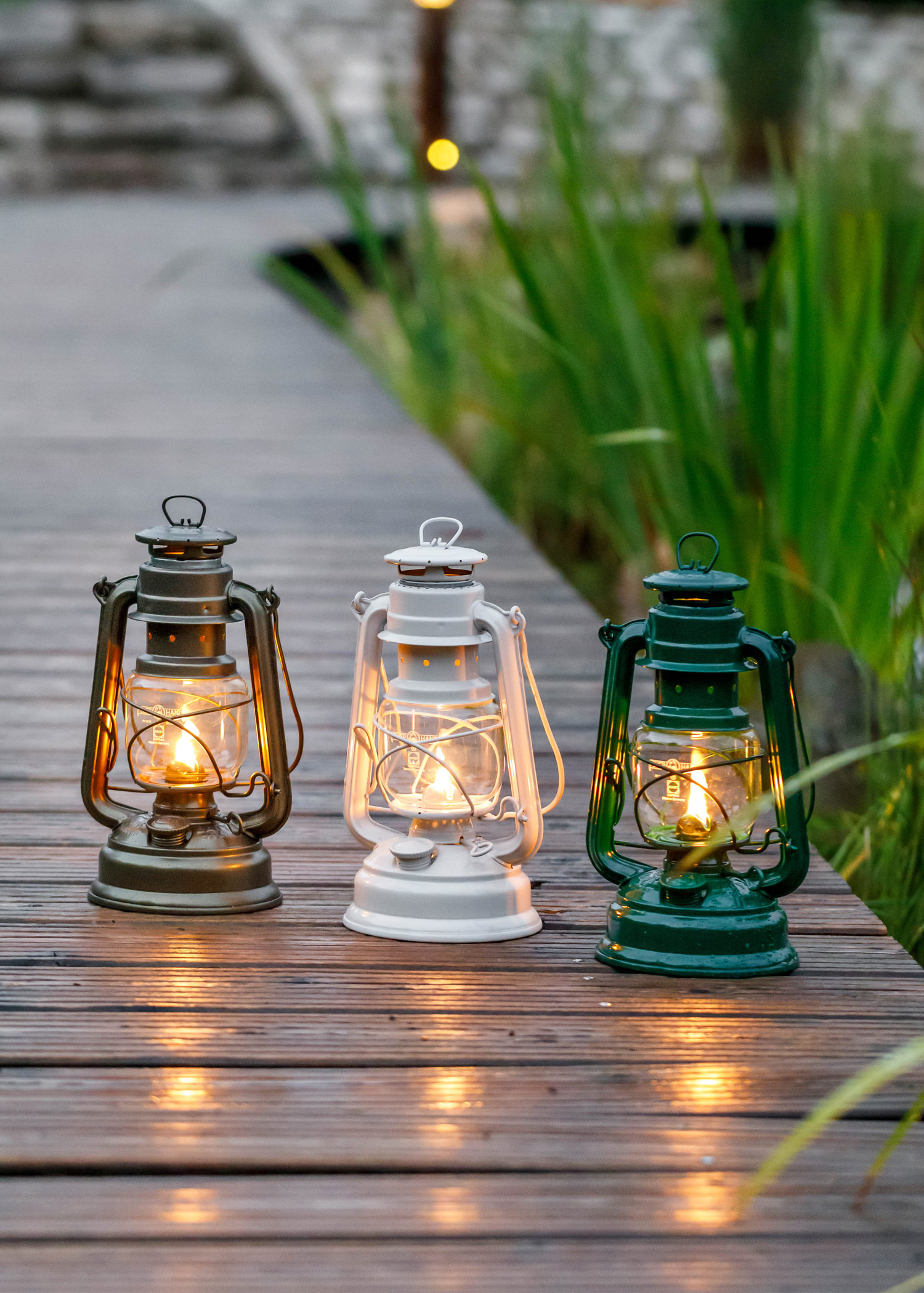 Petromax Feuerhand Storm Lantern 276 moss green - Knyfe